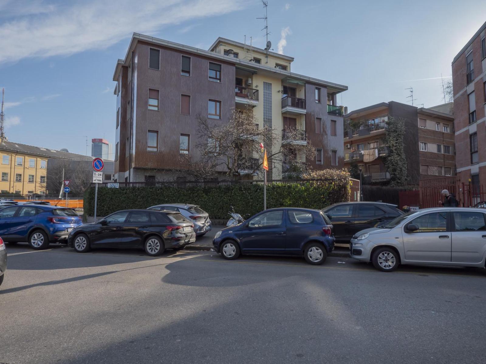 Modern 3 Bedroom With Balcony Steps From San Siro By Rentopolis Apartment Mailand