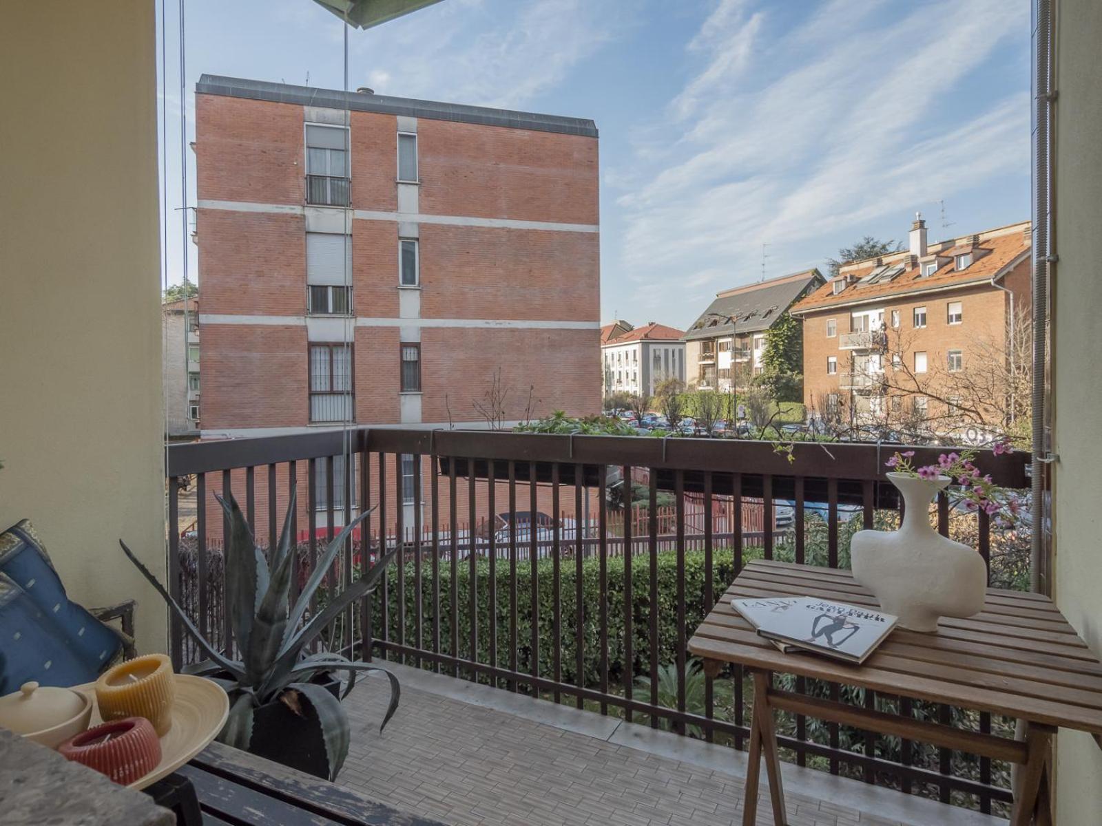 Modern 3 Bedroom With Balcony Steps From San Siro By Rentopolis * Mailand